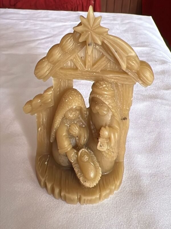 Nacimiento Artesanal de Cera de Abeja - La Esencia de la Navidad en tu Hogar